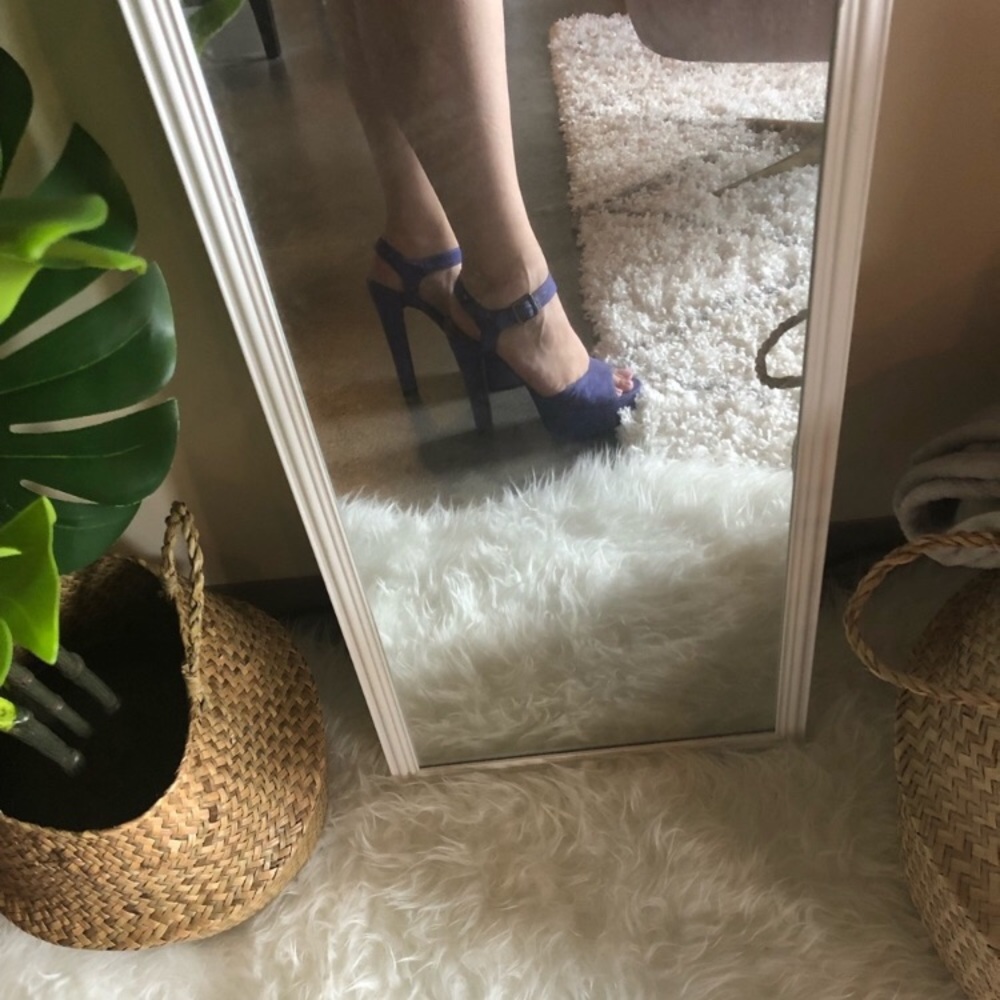 Heels - Picture 5 of 5